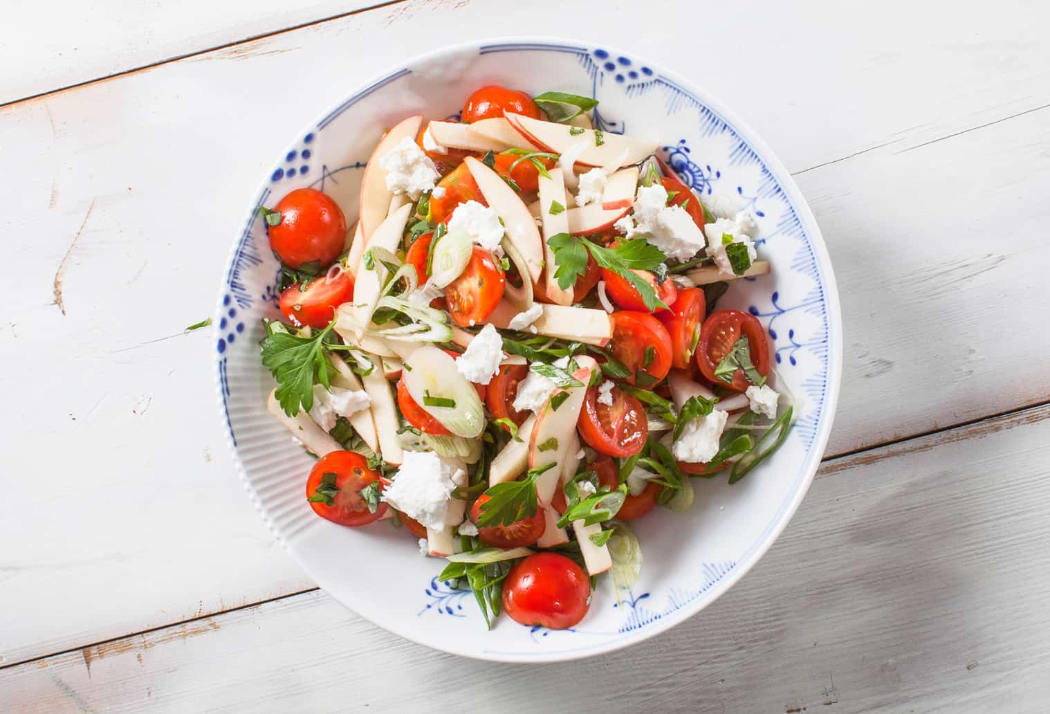Cherrytomatsalat med salattern
